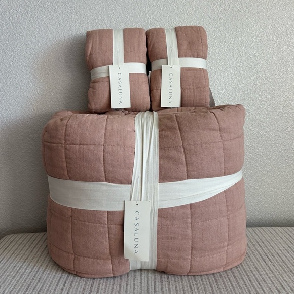 NWT King Heavyweight Linen Blend Quilt + King Shams Light Adobe Clay - Casaluna